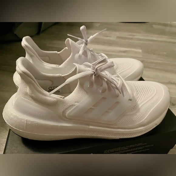 Adidas Ultraboost 23 White Size 9.5 - Picture 3 of 3